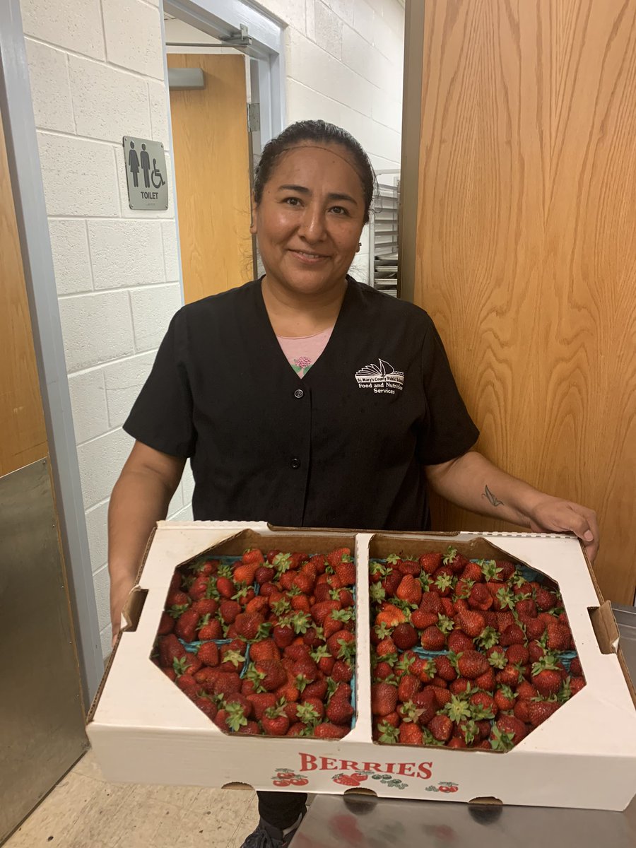 SMCPS_Food's tweet photo. @gwces_smcps @lpes_smcps and @GMHS_SMCPS keep an eye 👀 out on your lunch lines tomorrow and Friday! We picked up some #local strawberries 🍓 today and delivered them to a few schools! @MSDEnutrition @FarmtoSchool @MDFarm2School @SchoolLunch https://t.co/UQN6bbLsrw