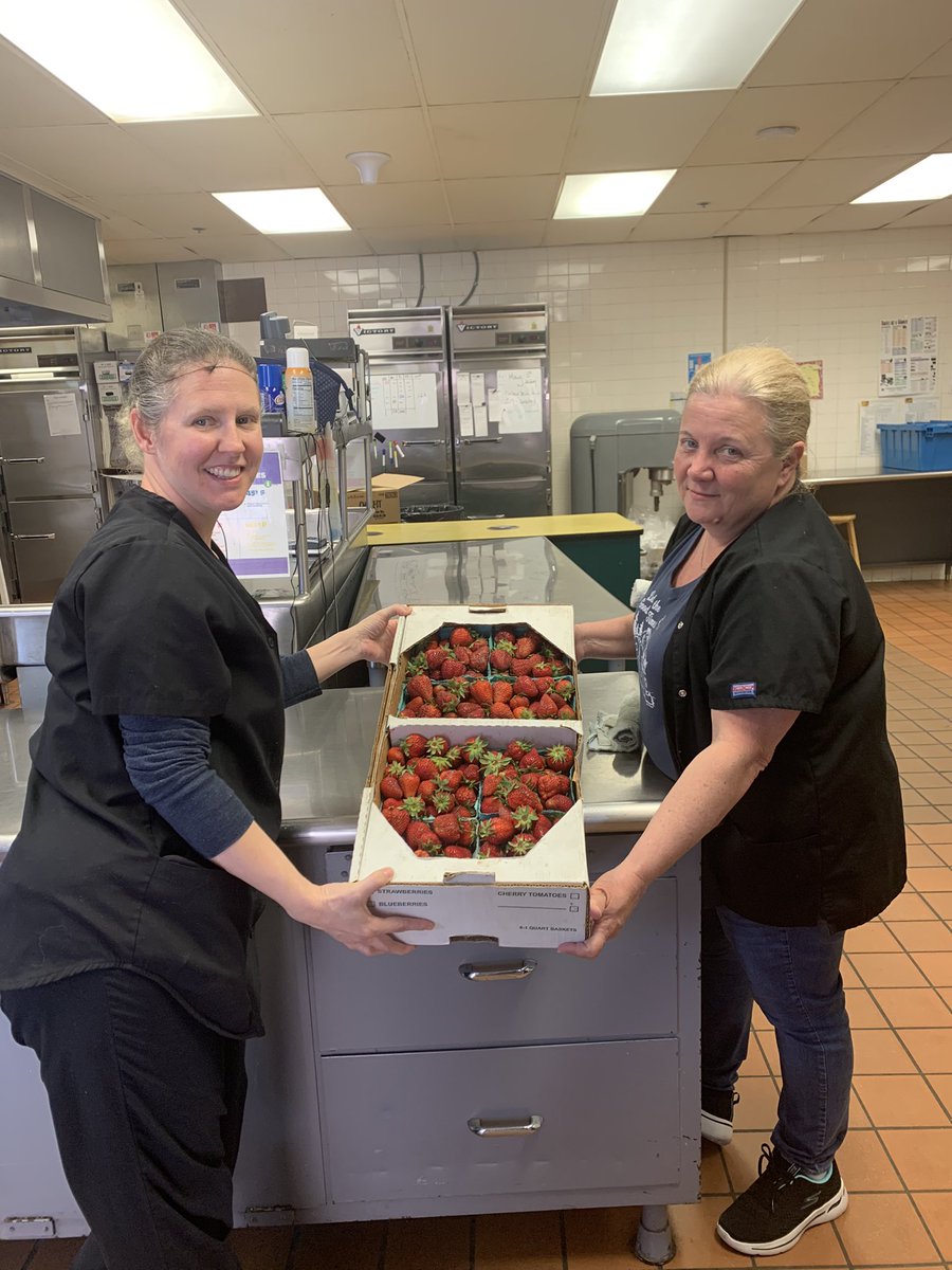 SMCPS_Food's tweet photo. @gwces_smcps @lpes_smcps and @GMHS_SMCPS keep an eye 👀 out on your lunch lines tomorrow and Friday! We picked up some #local strawberries 🍓 today and delivered them to a few schools! @MSDEnutrition @FarmtoSchool @MDFarm2School @SchoolLunch https://t.co/UQN6bbLsrw