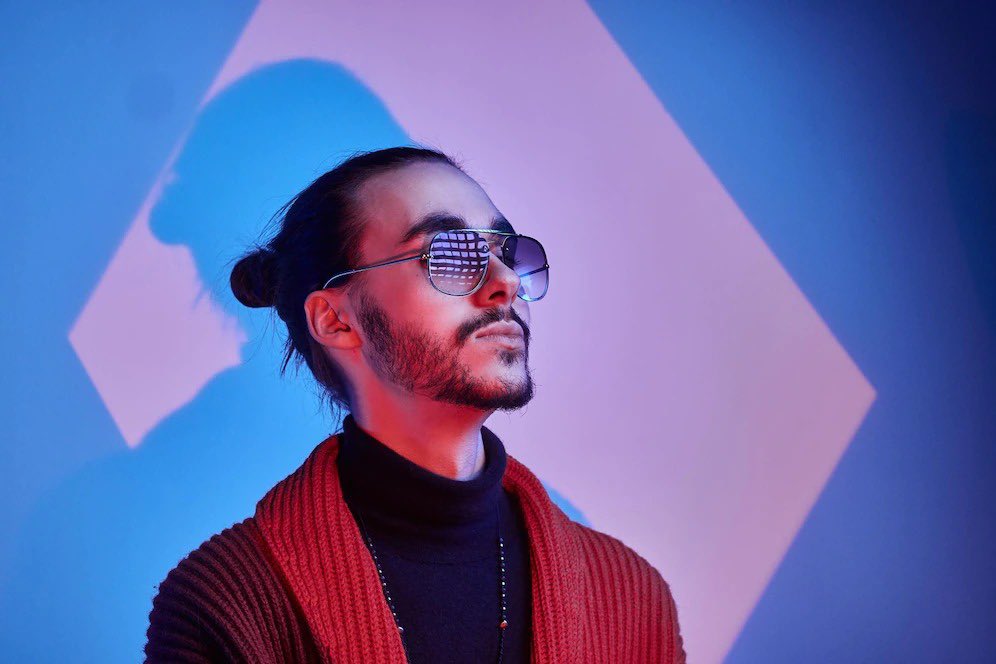 JuiceSpaces's tweet photo. 🚨 HUGE ANNOUNCEMENT 🚨
 
Juice Spaces is working with a legendary Italian eyewear designer to launch IRL accessories such as Sunglasses for the Metadreads NFT Collection🕶

Holders will receive a % of sales and would be able to start their own eyewear/fashion businesses‼️ https://t.co/9ynJXz8ivT