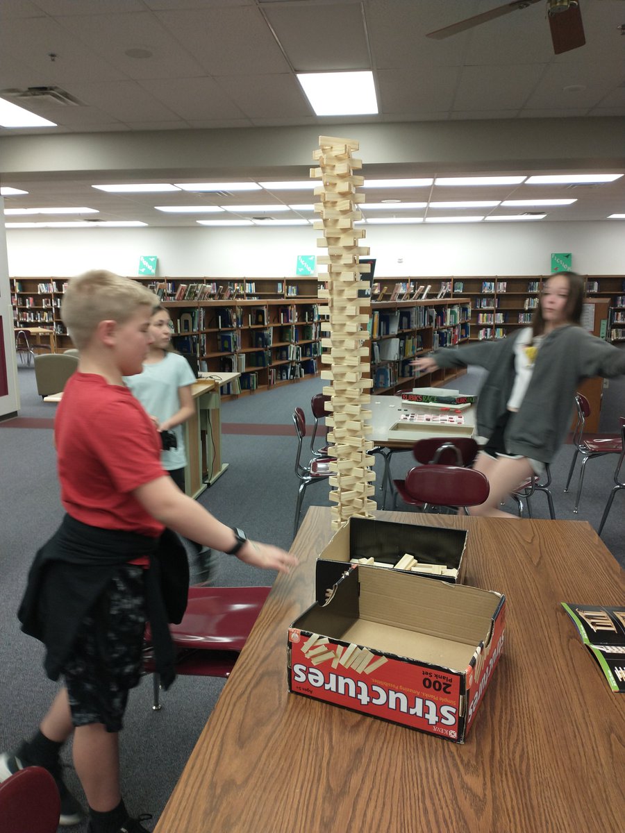 usd305libraries's tweet photo. At LMS, students have been enjoying Makerspace lessons! Makerspace has games, puzzles, art supplies, 3D pens, and even a 3D printer!   Thanks to the @305EdFoundation  for helping to make the Makerspace a creative place for students! #why305 #305Libraries https://t.co/D2wvhK51sT