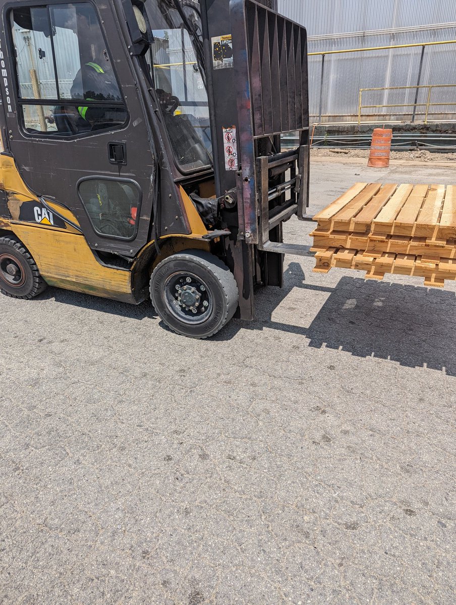 MrChaas's tweet photo. π Allaroundneedz & Logistics (Nephew Chris and Mr. Chaas) on our 2nd run already! Headed to Camak, GA (Warren County) for pickup and delivery to Medley, FL (Miami-Dade County) π #WeMoveFreight π π π«‘ https://t.co/MAyz77vStT