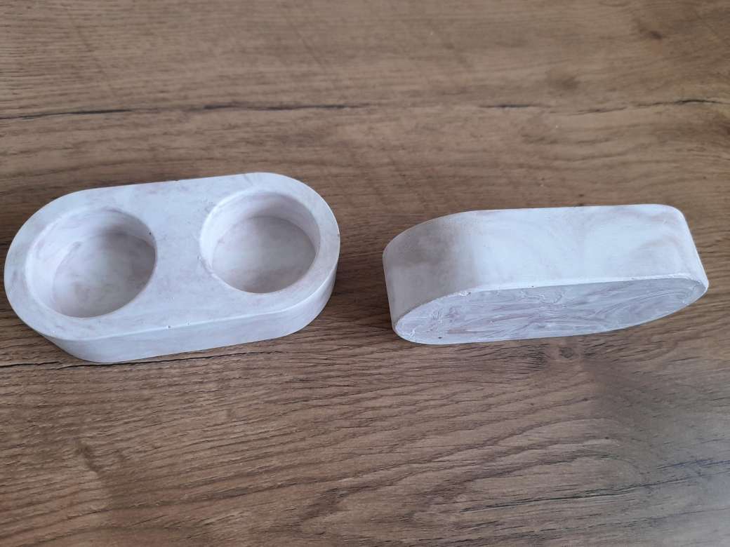 Keep your candle tealights in our gorgeous solid holders ❤ 

#womaninbizhour #etsyuk #smallbusiness #shoplocal #giftidea #ukmakers