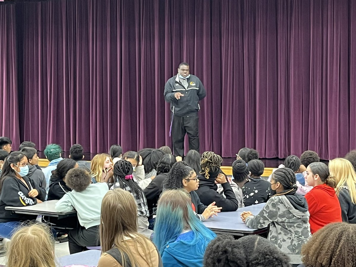 Thanks <a href="/MrRagland1914/">Ragz2Richez1914</a> for coming to WRJH to meet some of your incoming 9X students! Can’t believe it is so close for them!