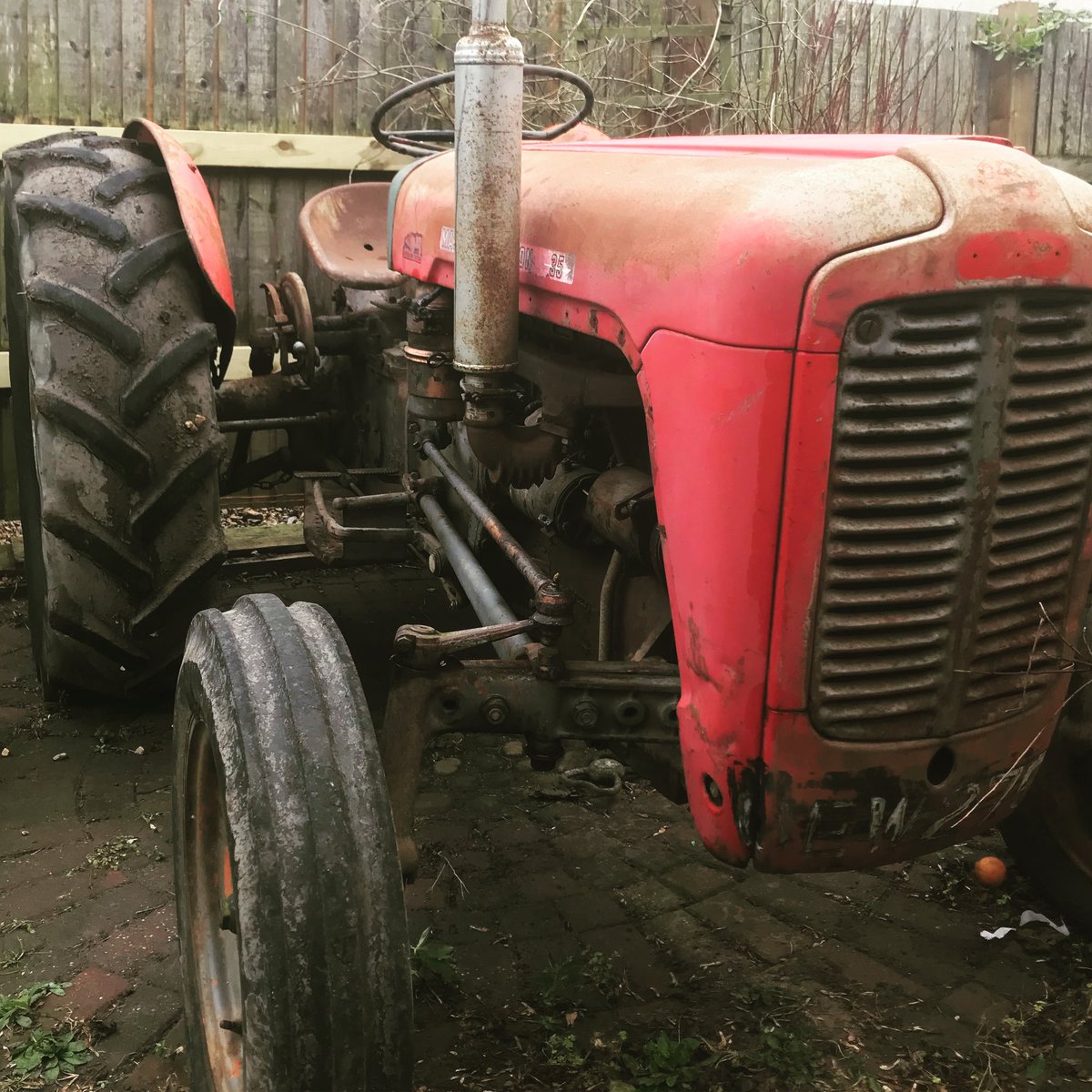 Our oldest member of the team, Shirley, will be taking part in Bassingbourn’s Jubilee Mayhem vehicle procession, if you have a vintage vehicle (Car, tractor etc) and would like to take part please email bassingbourncharities@gmail.com.
Sat 4th June.

#vintagecar #vintagetractor