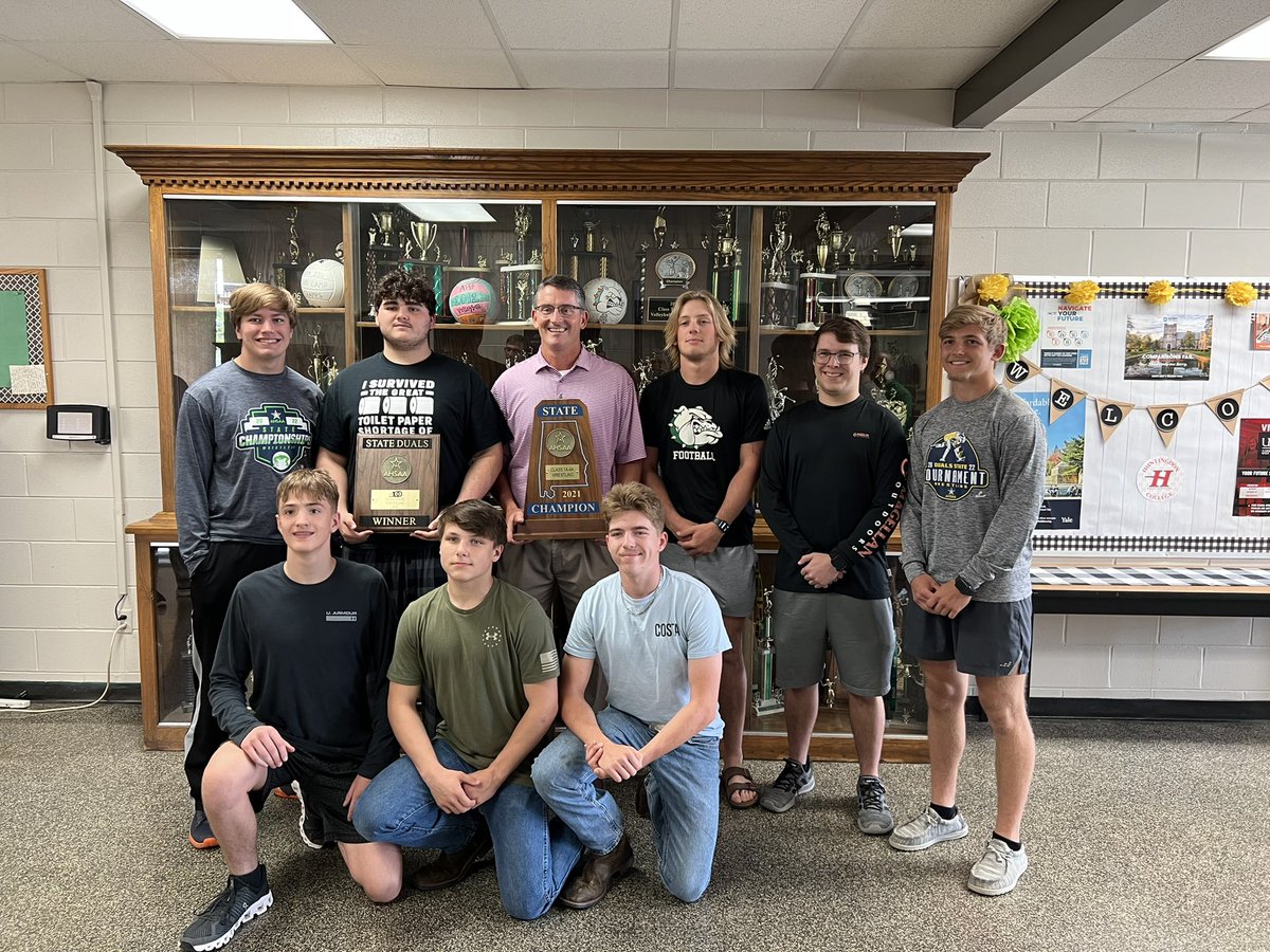 ashville_high's tweet photo. Thank you to Senator Shay Shelnutt for coming by AHS and congratulating the wrestling team on yet another great season!! @sccboe @stclairsuper @AshvilleDawgs https://t.co/1DyW3iiFzp