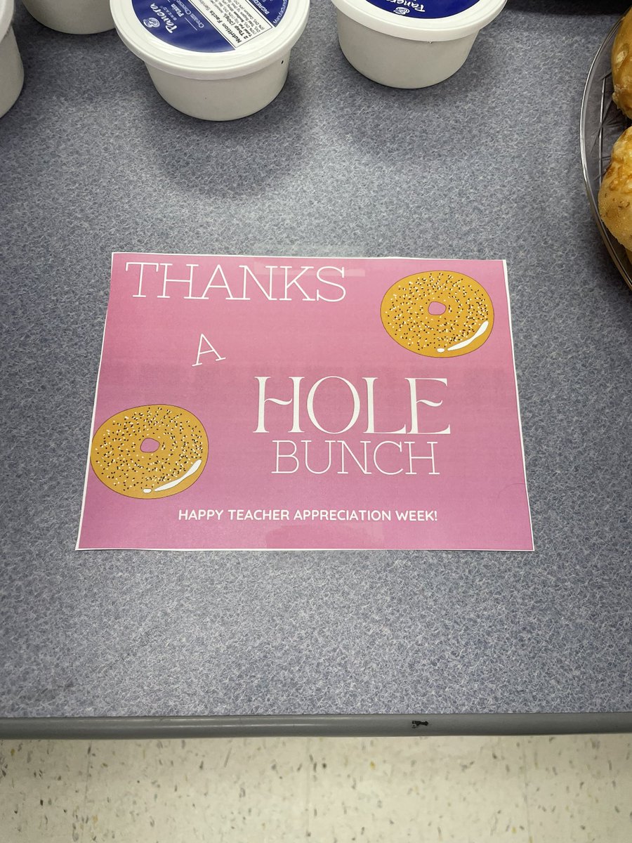 ItsMsHilbert's tweet photo. Showing our teachers some love and appreciation during this week! They work very hard for our students and deserve all the recognition. #ReynProud https://t.co/K1xFJANehb