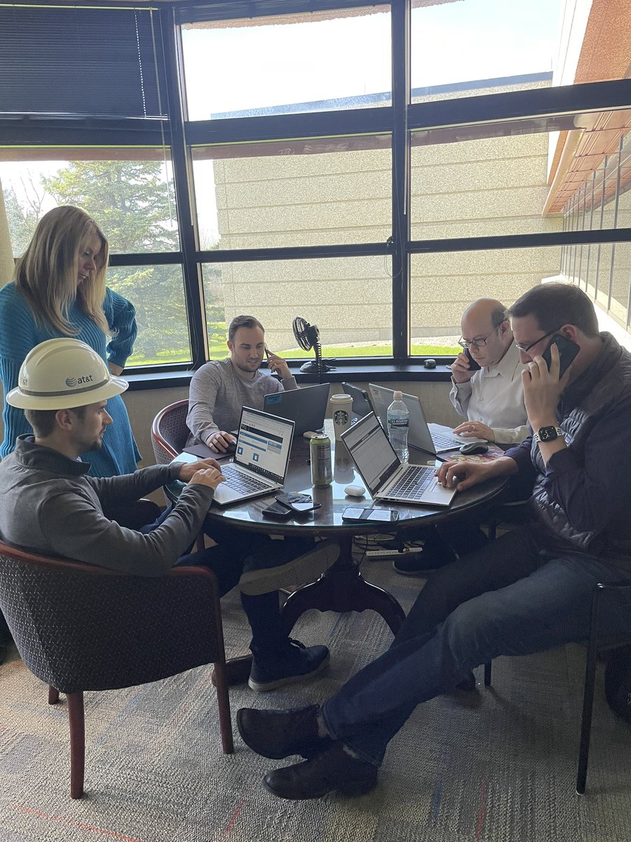 Proud of my team smiling and dialing, blitzing during #SmallBusinessWeek  #LifeAtATT! <a href="/ATTBusiness/">AT&T Business</a> <a href="/_Shelley_G/">Shelley Goodman</a> <a href="/Ang_Rutherford1/">Angela Muñiz Rutherford</a> <a href="/ralford8764/">Coach Ray Alford</a>