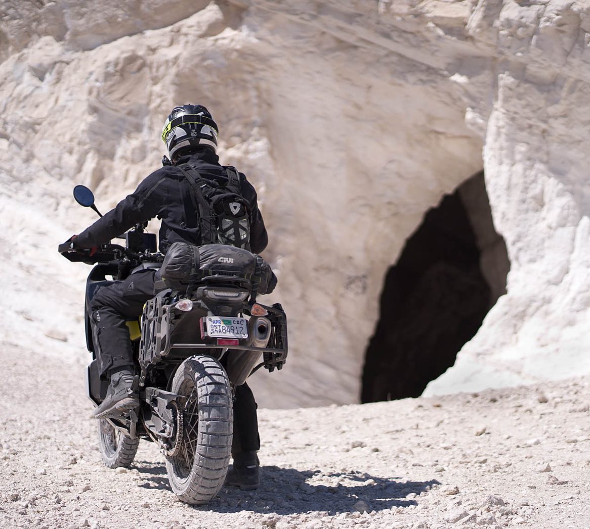 ADVPulse's tweet photo. Time for some #mine exploring. โ Old Dutch Cleanser and Holly Ash Mines feature an intricate patchwork of tunnels that lay evidence to the thousands of tons of material pulled out between the 1920-50s. Just one of the spots visited during #Revzilla Get On! ADV Fest #MojaveDesert https://t.co/JTbdFW9HPI
