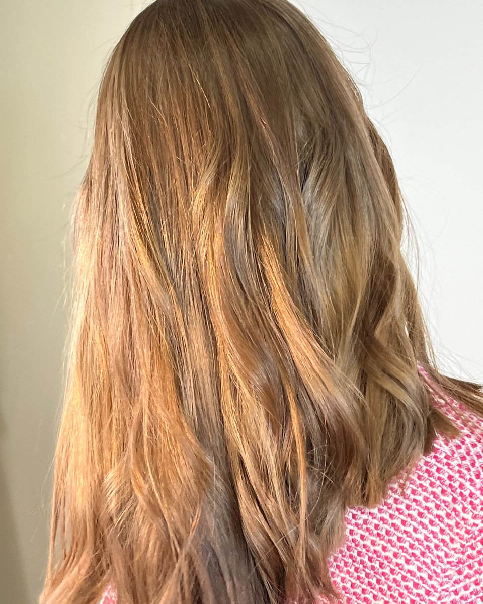 _carmenvivanco's tweet photo. Hace unas semanas participamos en un curso de @WellaProEs en el que descubrimos #SHINEFINITY, su nuevo producto de coloración con el que se consiguen grandes cambios de color o estupendos matices con cero daños para el cabello.
#CarmenVivanco #peluqueriamadrid https://t.co/jUh0AeZWLI