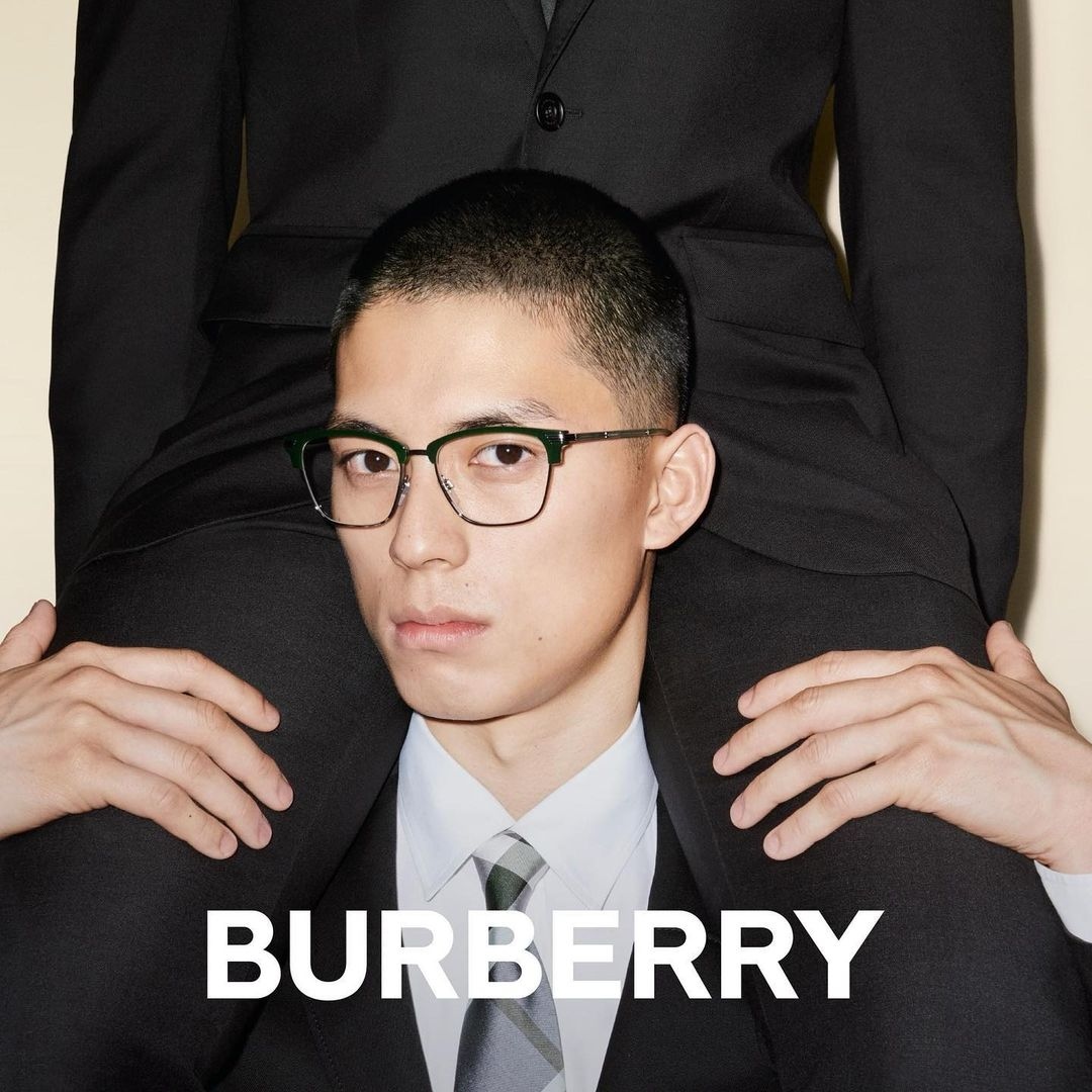 BNMmodels's tweet photo. Aaron (@aaroncho_) for @burberry π€
Design: @riccardotisci17
Styling: @jamesrncampbell
Photography: @chris.rhodes
Makeup: @thevalgarland
Hair: @soichiinagaki
(via Instagram)
#BNMModels #BNMFamily https://t.co/HZPuEjiVrf