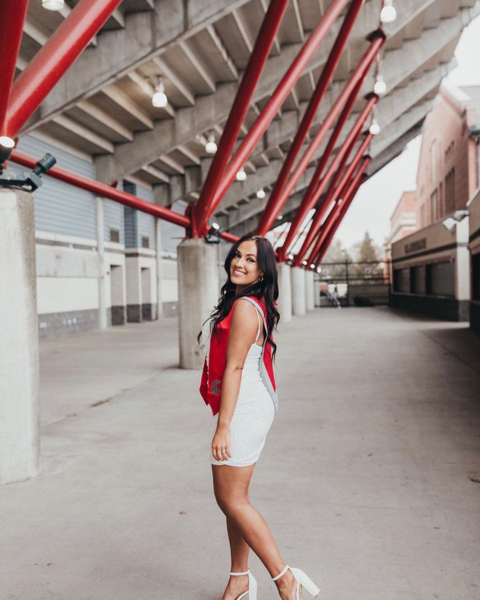 milesmeg000's tweet photo. Peace Out Girl Scout  ✌️ #CougGrad https://t.co/HTkHAi9SgP
