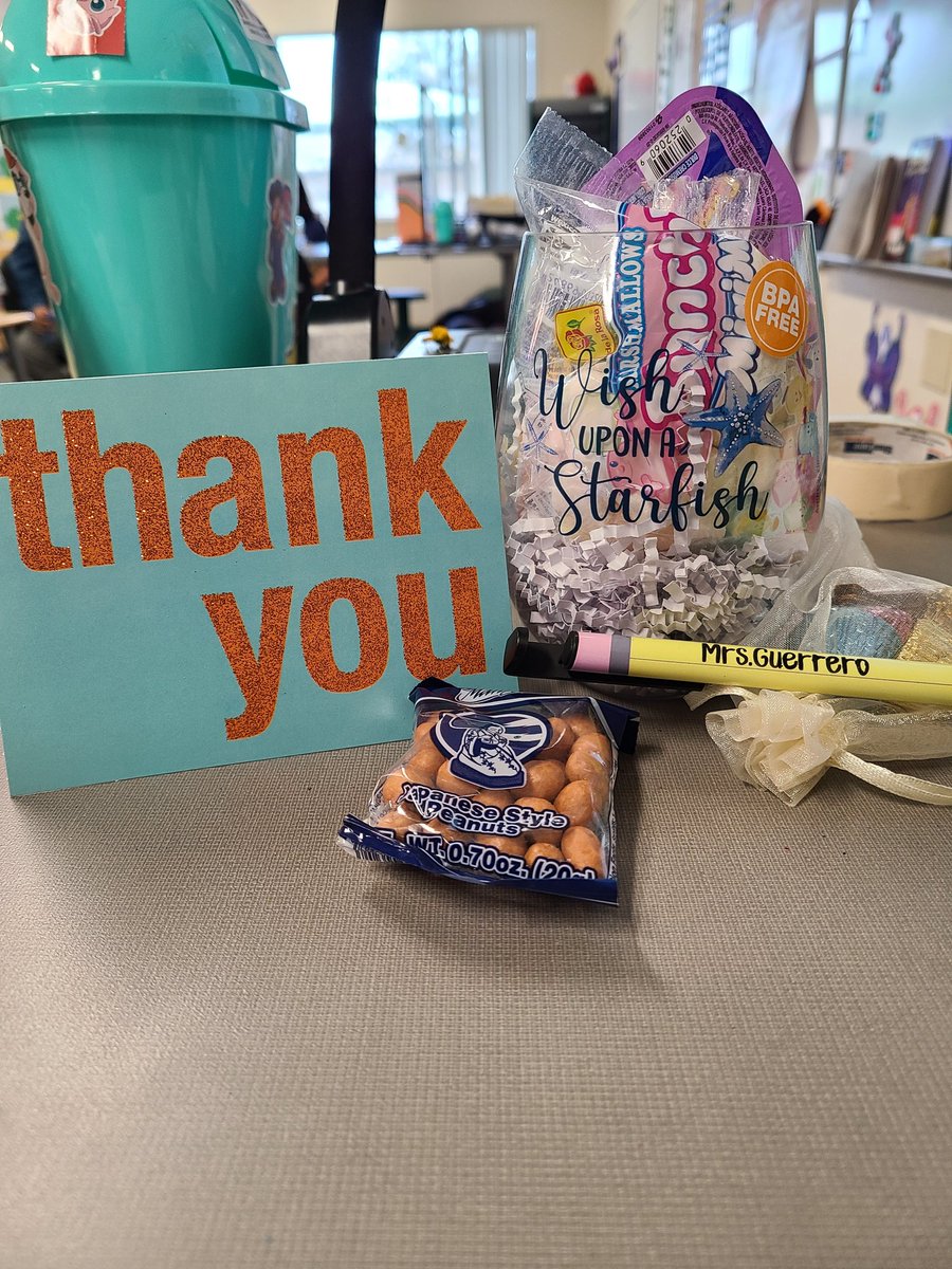 yesigh10's tweet photo. What a thoughtful gift from @Rosie99436502 I appreciate you!
I am beyond blessed to be surrounded by so much love.
#teamSDC #spedallday #allmeansall https://t.co/77iza8ExaI