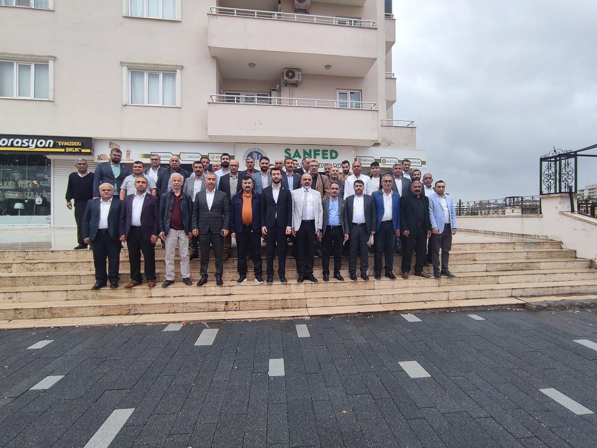 sanfed063's tweet photo. Şan-Fed Federasyon Merkezi'nde, Gaziantep Milletvekili Sayın Müslüm YÜKSEL, Federasyona bağlı Dernek Başkanları, Başkan Yardımcıları ve Yönetim Kurulu Üyeleri bayramlaşma töreninde buluştular. https://t.co/EqVjQIxUo1