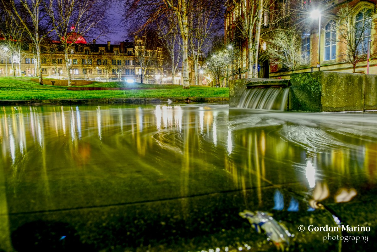 GordonSMarino's tweet photo. #Manchester water feature at #night. #NikonD750 @UKNikon #manchesterphotography #manchesterimage #Nikon @MancPictures @ILoveMCR @GreatManchester @manchester_net @TheMancUK @ManchesterRTs https://t.co/dx0QzU7zNY