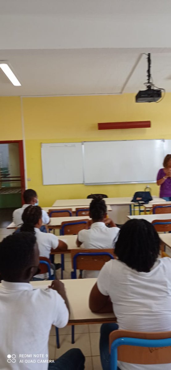 Une matinée riche de decouvertes, de conseils et d'échanges sur l'entrepreunariat pour nos élèves de 3ème grâce à l'association <a href="/100000eDOM/">100000eDOM</a> Merci à Mmes BERNARD. COTREBIL, FERUS et LUGIERY pour la qualité de leurs interventions et à nos élèves pour leur réactivité !