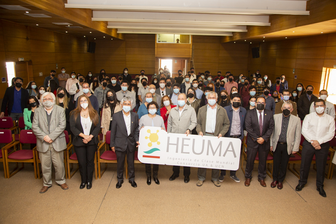 heumaingenieria's tweet photo. Escondida | BHP junto a @UANTOF y la @ucn dieron inicio a una nueva versión del Programa Sesiones HEUMA.
#antofagasta #minería #innovación #tecnología #ingeniería2030 #heuma https://t.co/ATeUo5pISh