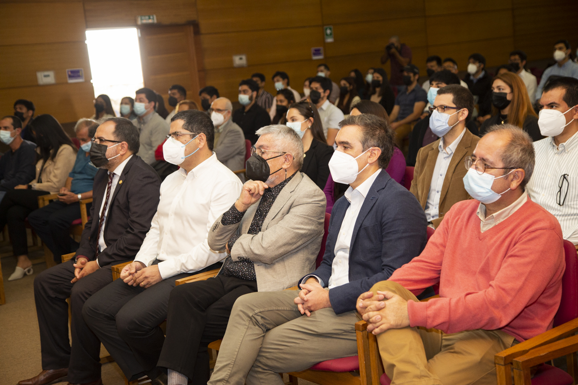 heumaingenieria's tweet photo. Escondida | BHP junto a @UANTOF y la @ucn dieron inicio a una nueva versión del Programa Sesiones HEUMA.
#antofagasta #minería #innovación #tecnología #ingeniería2030 #heuma https://t.co/ATeUo5pISh