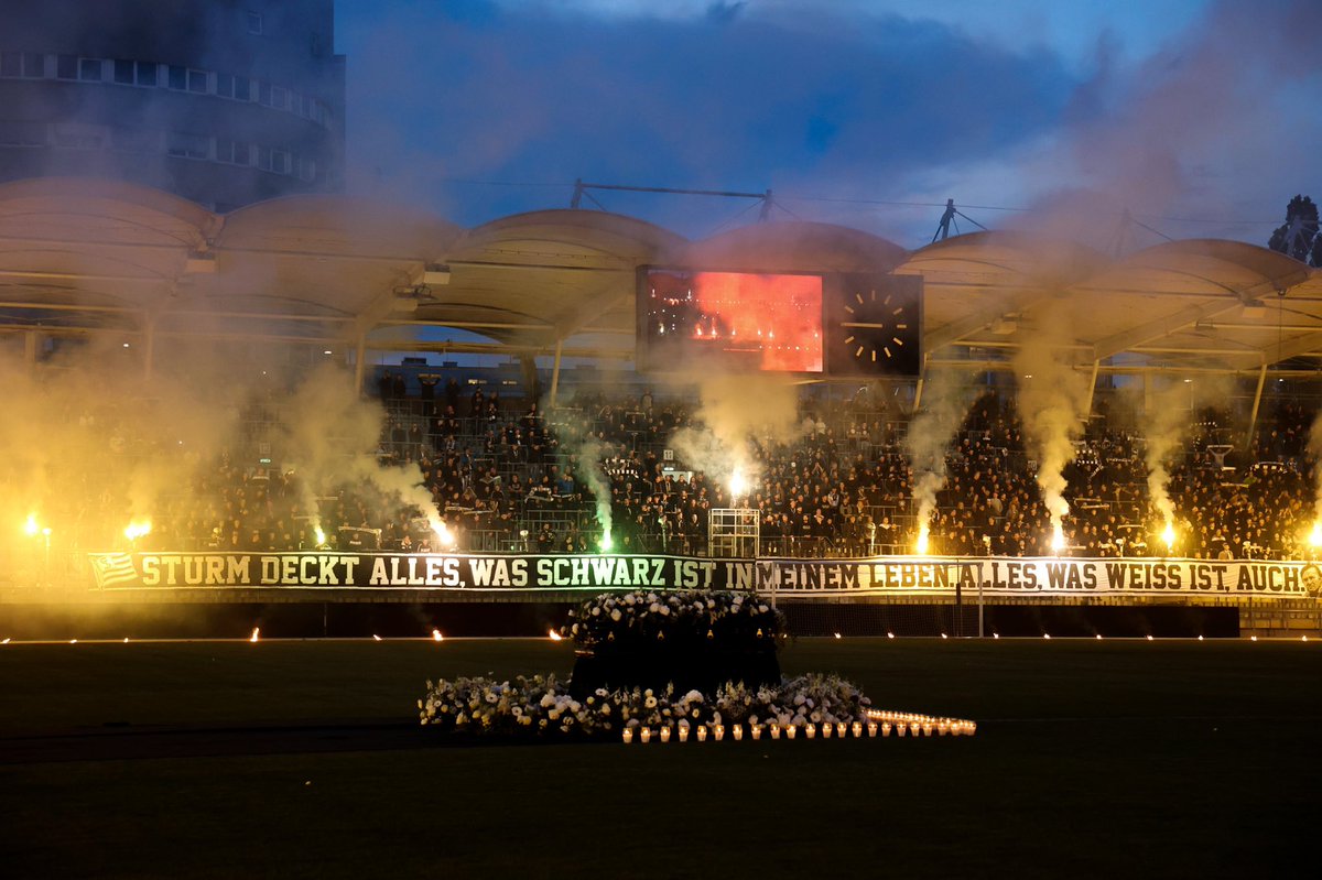 SKSturm's tweet photo. Für immer einer von uns! 🙏🖤🕯 #Osim https://t.co/Xl4H1aw1Gj