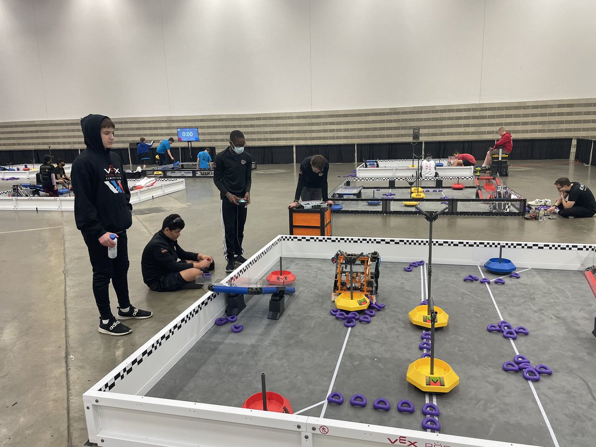 osseo_robotics's tweet photo. And we are off! Team 279D making their way in a field of 507 teams at the VEX 2022 World Championships! @CityofOsseo @OSHorioles @ISD279 @CoryHMcIntyre https://t.co/28RdweX4An