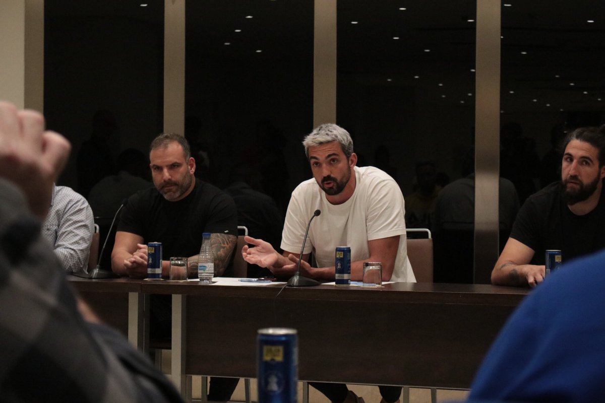 allandgo8's tweet image. 🗣 Si quieres volver a escuchar las declaraciones del XV del León 🦁 puedes volver a verlas en @Twitch.

👉 Vuelve a ver la rueda de prensa:
twitch.tv/videos/1474813…

⬇️ Descargar:
we.tl/t-9O60H8ZIa8

#allandgo #streaming #RuedaDePrensa #XVdelLeón