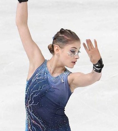 KOSTONlON's tweet photo. New dating rumour 👀👀 

Aliona Kostornaia and Edward Cullen are allegedly dating. https://t.co/0oxv0uHw2Q