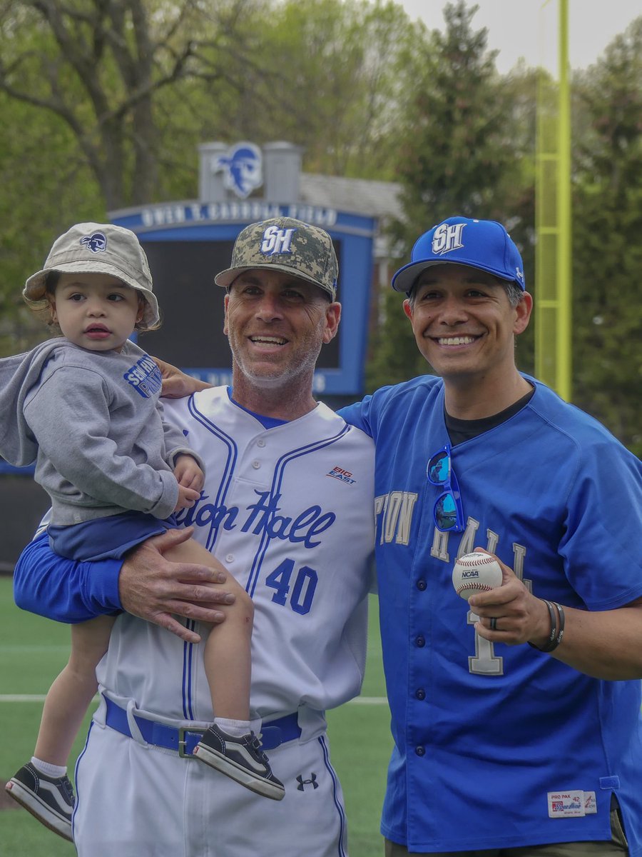 SHUBaseball's tweet image. It was awesome having all-time great Ray Navarrete throw out the first pitch at The Shep yesterday afternoon! 👏 ⚾️ 

#HALLin 🔵⚪️ | #NeverLoseYourHustle