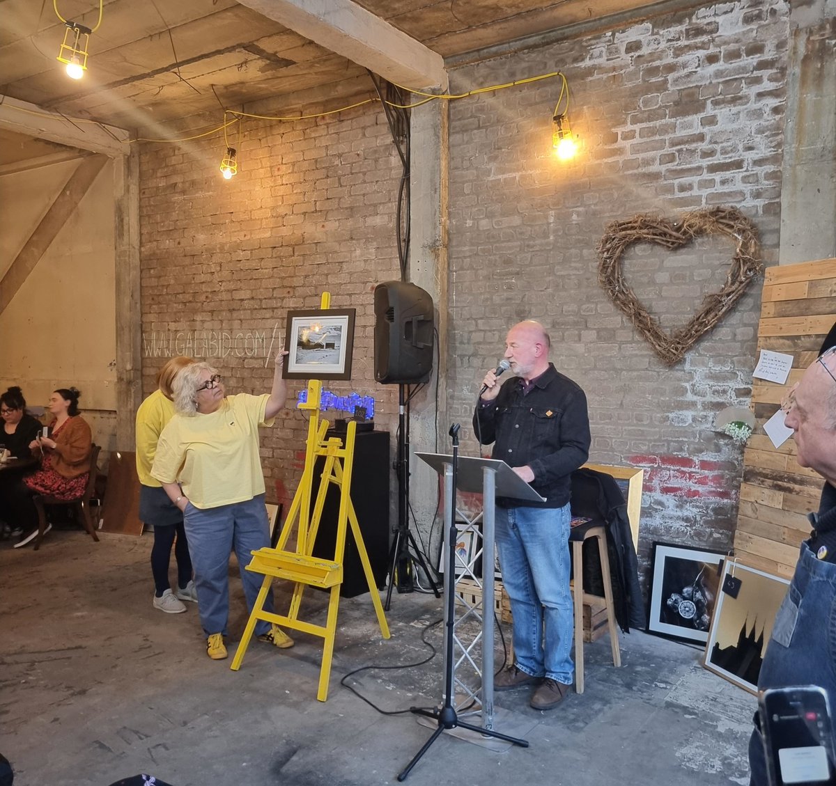 DES are delighted to have partnered with #HIVE artists in their incredible art auction, which raised funds for Ukrainian disaster relief organisations. The total raised exceeds £8,000 - an incredible accomplishment! #community #art #team #charity