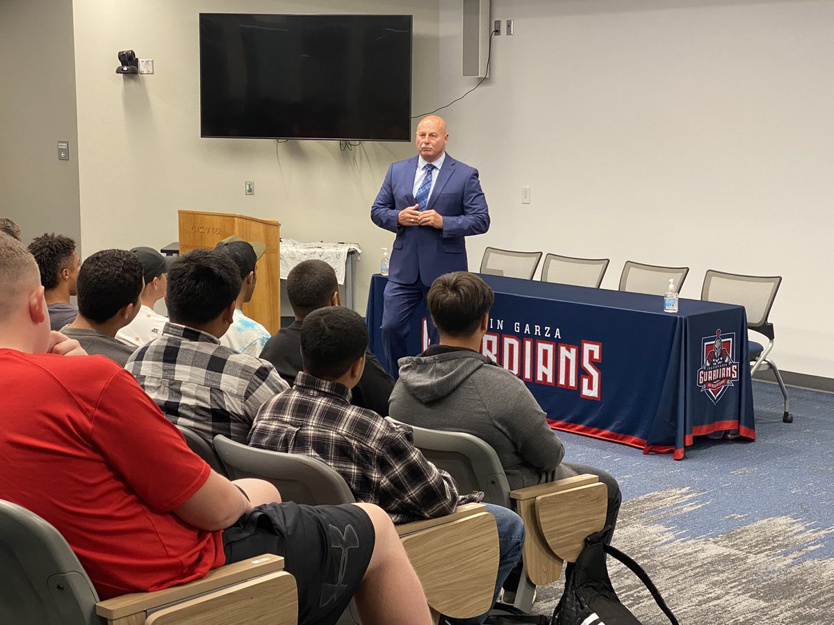 Thank you Mayor Dyer for visiting JGHS. Your message of faith, family, fitness as the foundation for life won't be forgotten. #WeAreJG <a href="/MayorJerryDyer/">Mayor Jerry Dyer</a> <a href="/CentralUSD/">Central Unified</a> <a href="/jgh_football/">Garza Guardians Football</a>