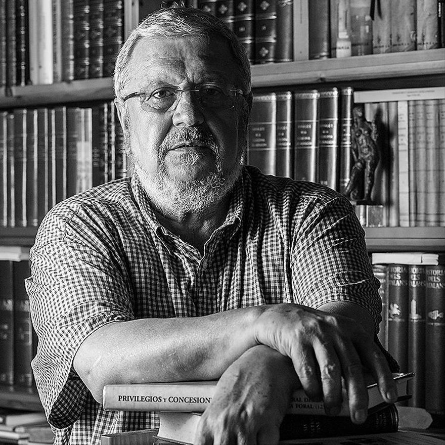 Lamentem el traspàs de Vicent Felip Sempere, arxiver i cronista de Nules que va documentar el Ball de Torrent en aquesta localitat en 1912, que va servir de base per a la recuperació del Pilotó i la seua inclusió en el repertori muixeranguer
Una abraçada a la família i amics.