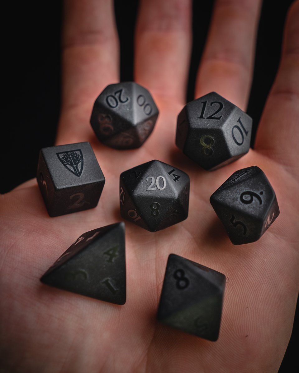 ⭐️ Dark Side Giveaway ⭐

We are turning to the dark side today by giving away a Lux Edition Macassar Ebony Dice Vault AND Raised Obsidian Dice. 🤯

(Rules posted below 👇)
#WyrmwoodWednesday #dice #dnd #MayThe4thBeWithYou #StarWars #StarWarsDay