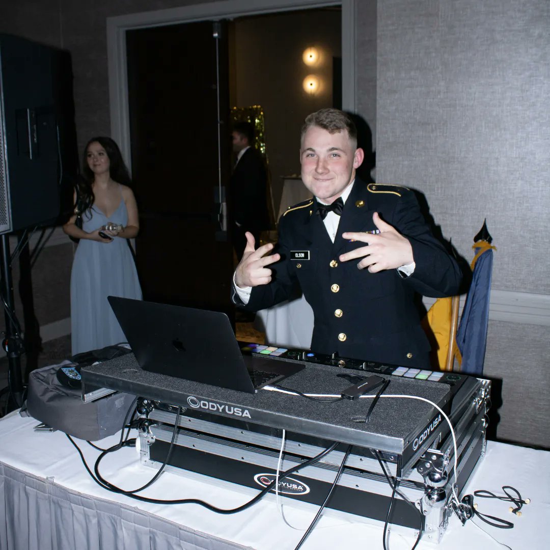 DauntlessROTC's tweet photo. (2/2) Mil Ball Spring 2022 https://t.co/i4dBIOFzoF