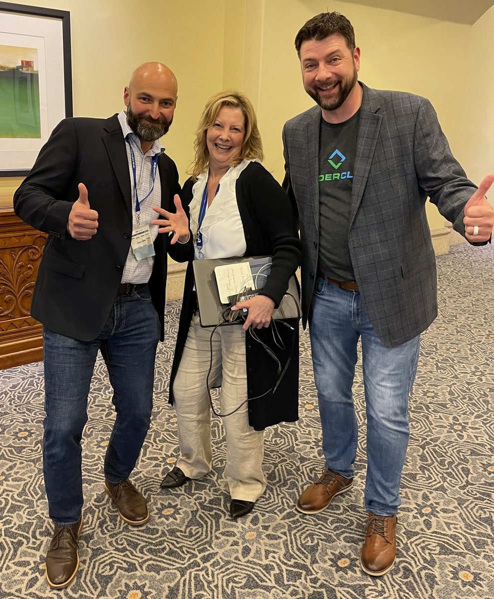 OmarQJordan's tweet photo. 🙌 Having too much #fun at the #MeridianLink 2022 User Forum. Reach out to our team and inquire about @LenderClose's #integration into @meridianlink 
#MLUF22 #MeridianLinkLIVE #LenderClose #FinTech https://t.co/Eh2XfPn6OR