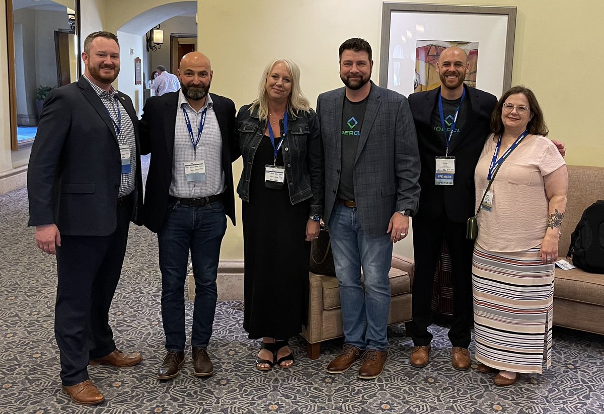 OmarQJordan's tweet photo. 🙌 Having too much #fun at the #MeridianLink 2022 User Forum. Reach out to our team and inquire about @LenderClose's #integration into @meridianlink 
#MLUF22 #MeridianLinkLIVE #LenderClose #FinTech https://t.co/Eh2XfPn6OR