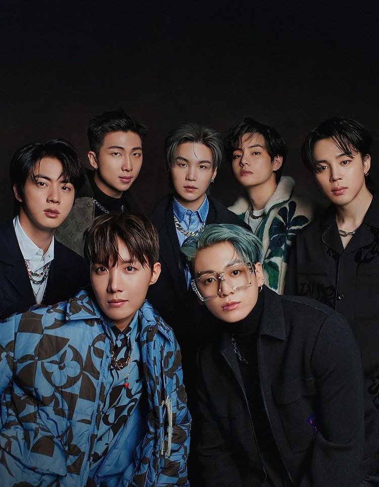 btsaresevennn's tweet photo. — Hilo con toda la información sobre el comeback de #BTS y su nuevo álbum; PROOF!

Después de correr sin cesar hacia adelante desde 2013, BTS está celebrando su noveno aniversario el próximo junio. Todo es gracias a ARMY que nos han enviado su amor y apoyo inquebrantables. https://t.co/PLpOkOWidL