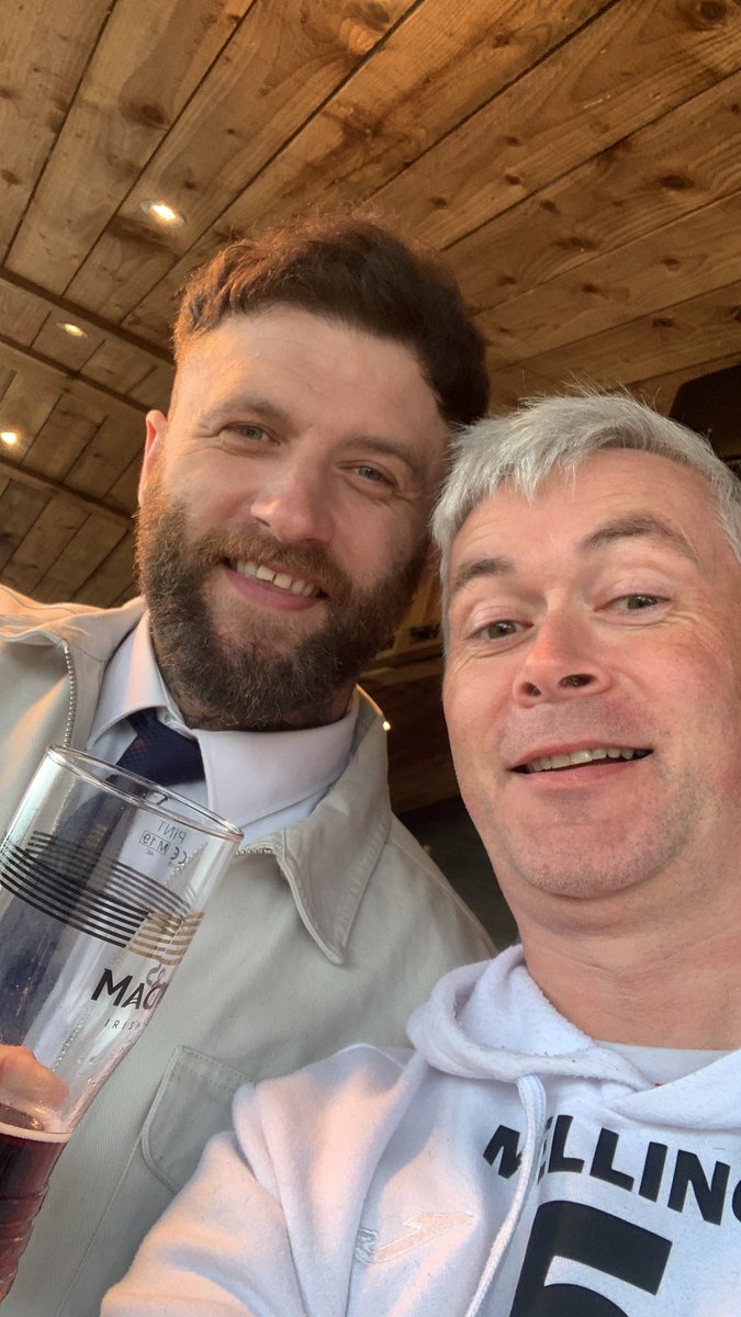VicsNews's tweet photo. With another #Vics’ old boy Daz Green 👌 #RipBigG 🙏 ❤️ 💚 #FuckMND https://t.co/NjYPXEYlJX