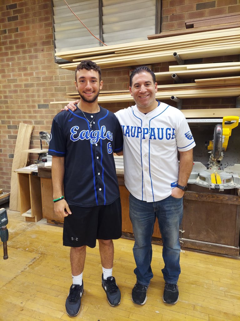 HAUPbaseball's tweet photo. Hauppauge varsity baseball players celebrating Teacher Appreciation Week! Thanks to all the teachers for your support! https://t.co/hxybX5TbEp