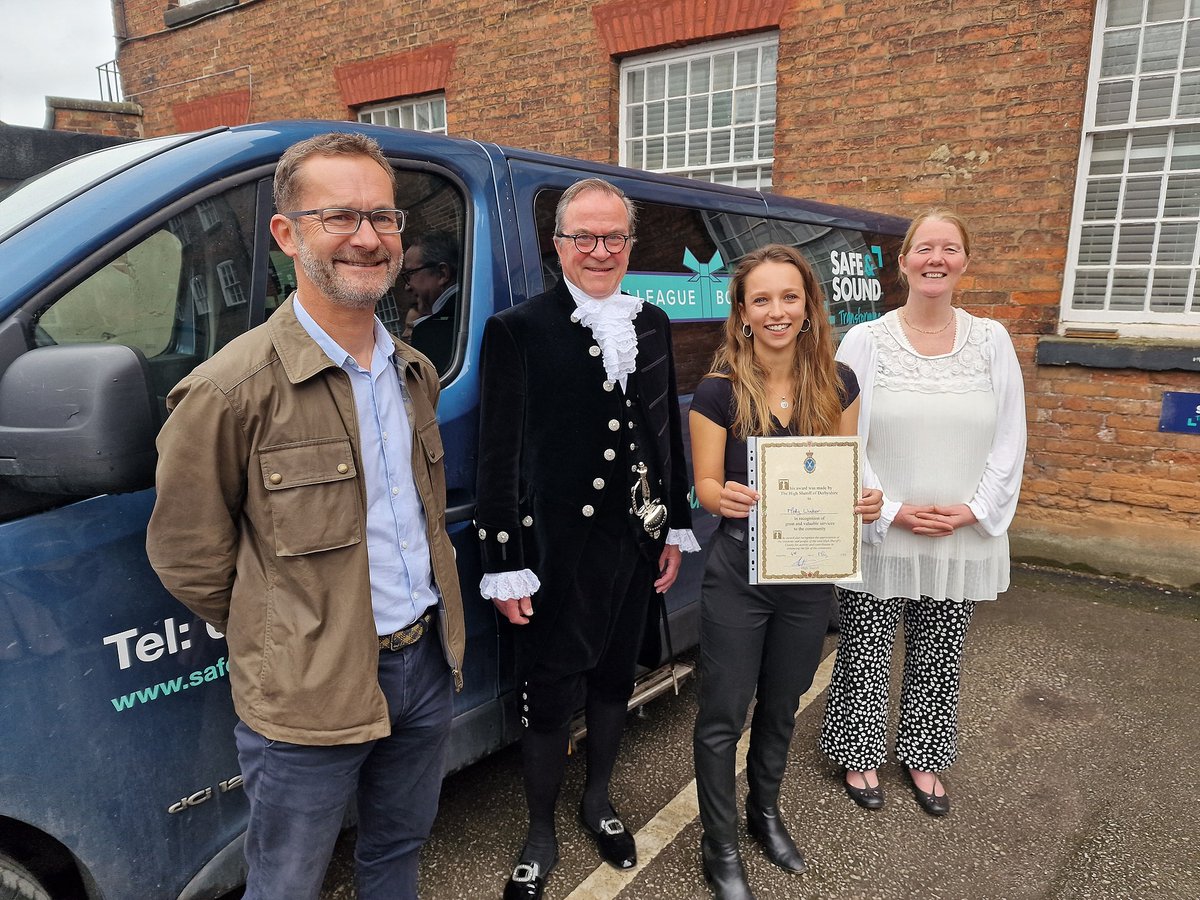 Derbyshire-born actor @MollyWindsor97, who starred in a television drama about #childsexualexploitation and has since been an active ambassador for local Safe and Sound, has been officially recognised with an award. 

safeandsoundgroup.org.uk/blog/2022/05/0…

#Derby #Derbyshire #Charity