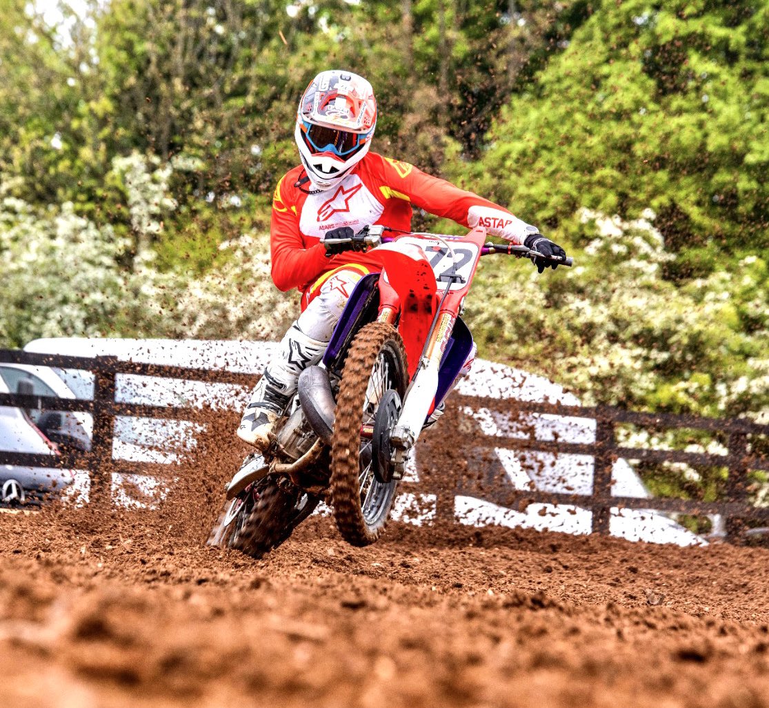 neville bradshaw tweet media