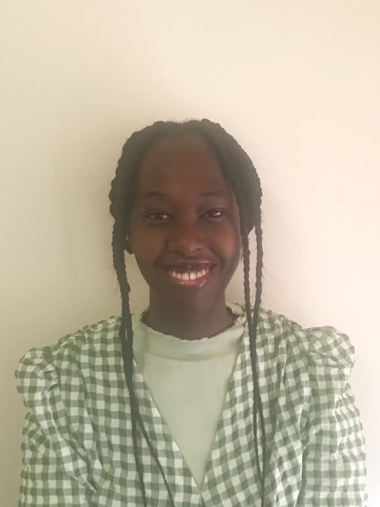 USM_Writing's tweet photo. Tutor Spotlight: Iris
Iris is a sophomore at USM majoring in Public Health. In her free time, she loves to read the newest fantasy novel, draw, and make art! Iris’ favorite style of writing is creative writing. https://t.co/FD3HtHYeqq