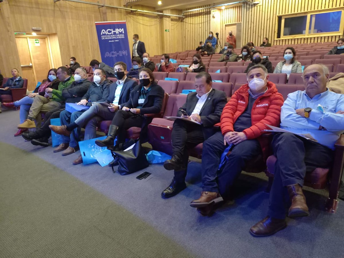 🔵 En <a href="/rrppcastro/">Ilustre Municipalidad de Castro</a> se realiza el  Encuentro de Municipalidades de la provincia de Chiloé, con la participación del Presidente <a href="/AChMChile/">ACHM Asociación Chilena de Municipalidades</a>, <a href="/CuadradoPrats/">Diputado Carlos Cuadrado Prats</a>, analizando las acciones que los municipios emprenderán para aminorar los efectos de la crisis hídrica que afecta a la región.
