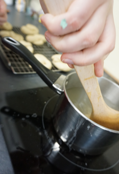 GreatLinfordPri's tweet photo. 👩‍🍳There were some amazing baking skills on show today at Cookery Club. The smell of fresh bagels wafted throughout the corridors!

Are you interested in taking part in one of our after school activities? Look out for club information later this half-term https://t.co/TDE2E4DJgZ