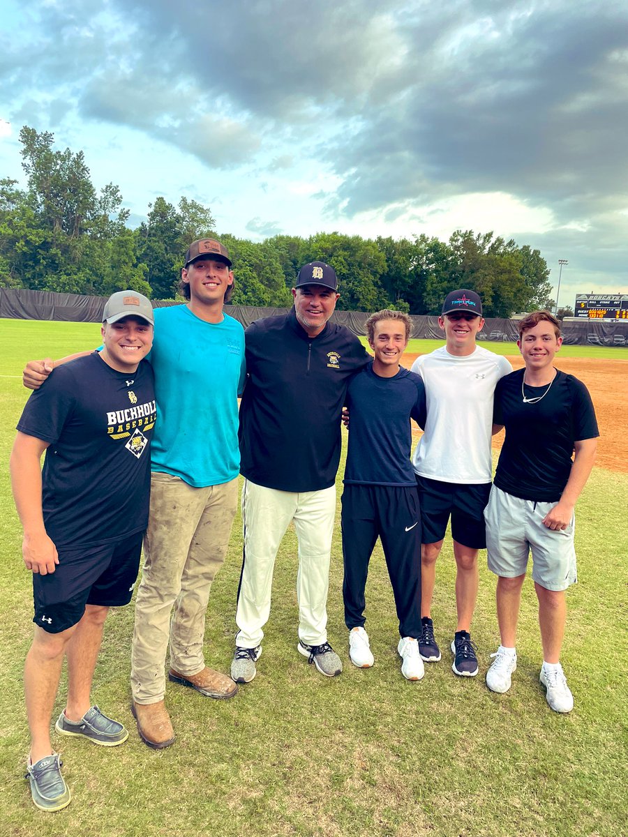 rcbcoach15's tweet photo. Thanks for showing up and supporting us last night fellas! Seeing you come back and support us keeps driving me to coach and stay on the mission to help mold young men to become like you! You make me so proud!! #TrueBobcats #LoveYall! https://t.co/70Qye4yrXd