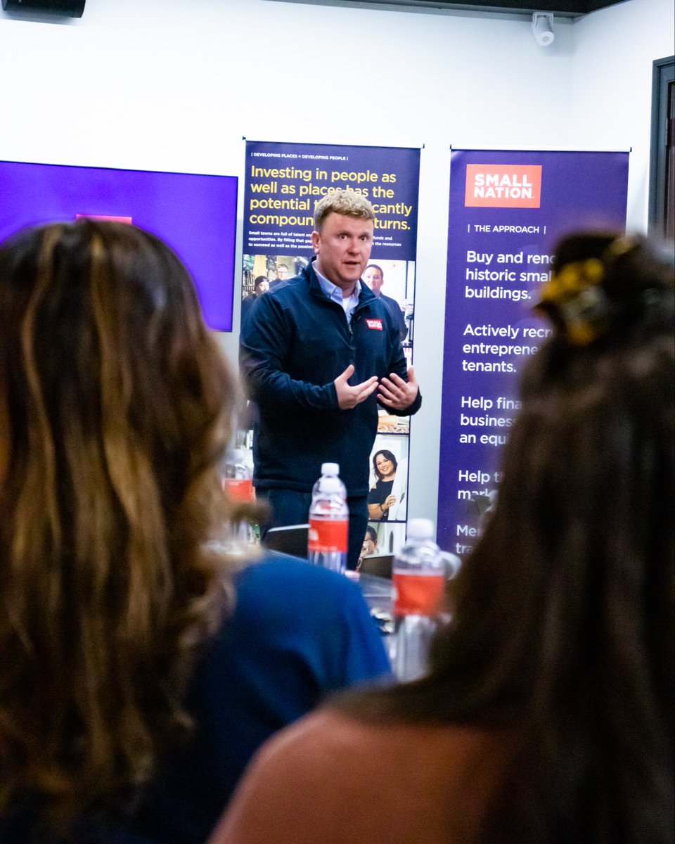 snstrong's tweet image. Great turnout today at BUILD Cowork + Space for Jason Duff's presentation on building your brand for success. 

Interested in having Small Nation speak at your event? 
hubs.li/Q019w6f40

#BuildYourBrand #Coworking #SmallNation #BUILDCowork