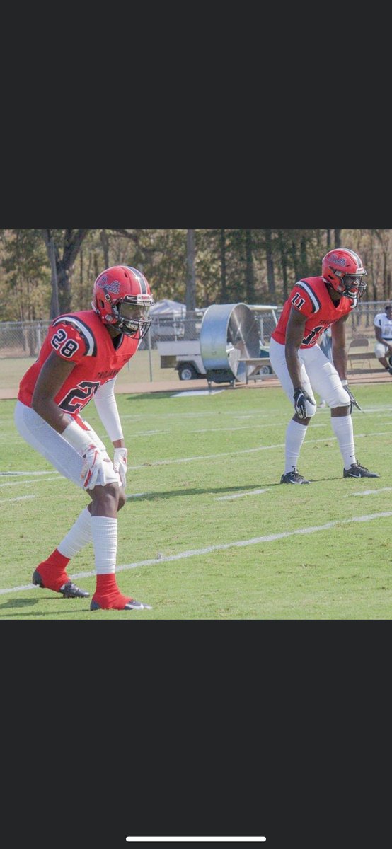 Blessed to receive another offer from Mississippi Delta Community College‼️<a href="/CoachTAJohnson/">Tavares Johnson Sr</a> <a href="/DemetricDWarren/">Demetric D. Warren</a>