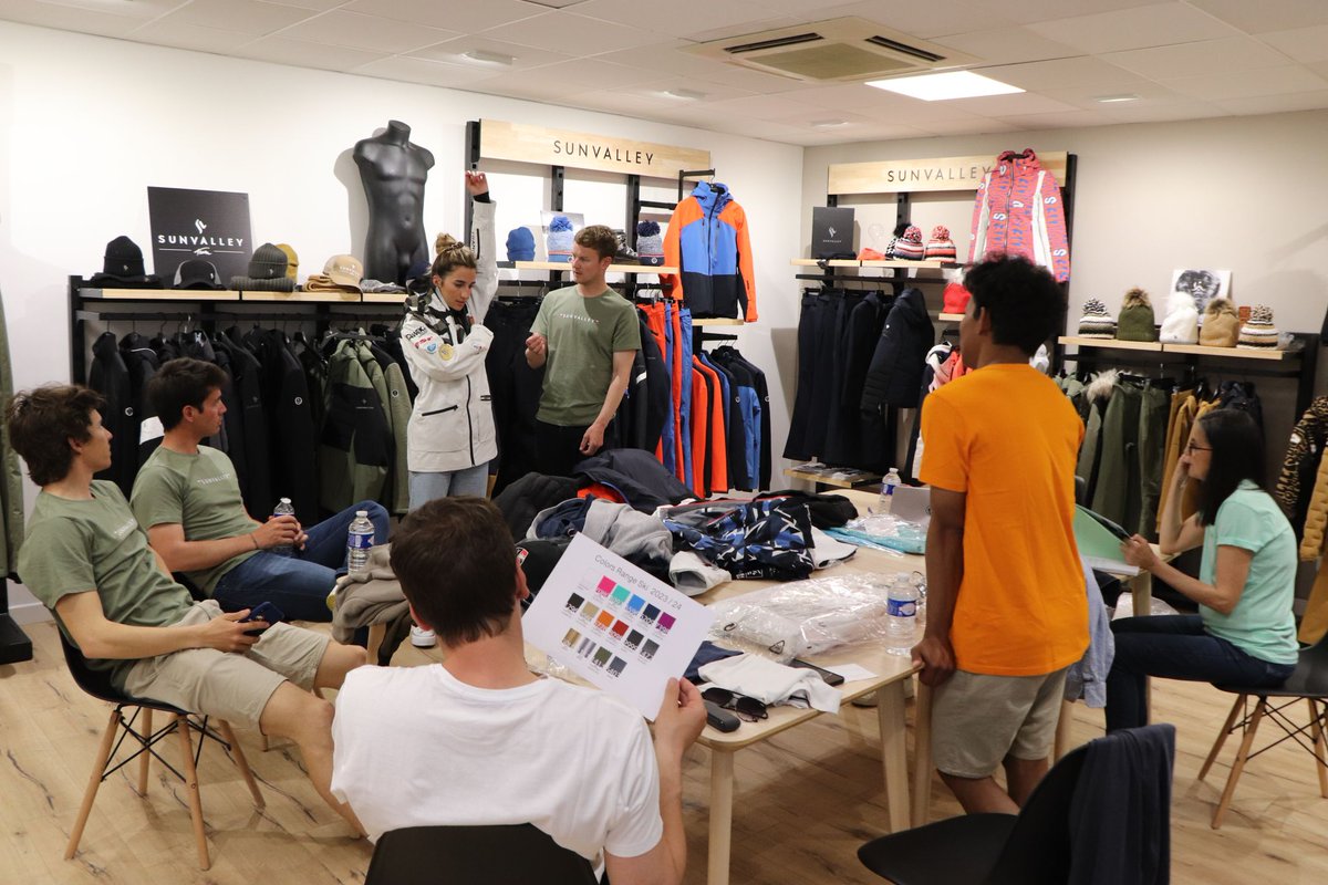 SUN VALLEY, partenaire historique de l'Equipe de France de Ski de Bosses, recevait lundi au siège de l’entreprise à la Ciotat les athlètes et staff pour une journée de coworking ! ☀