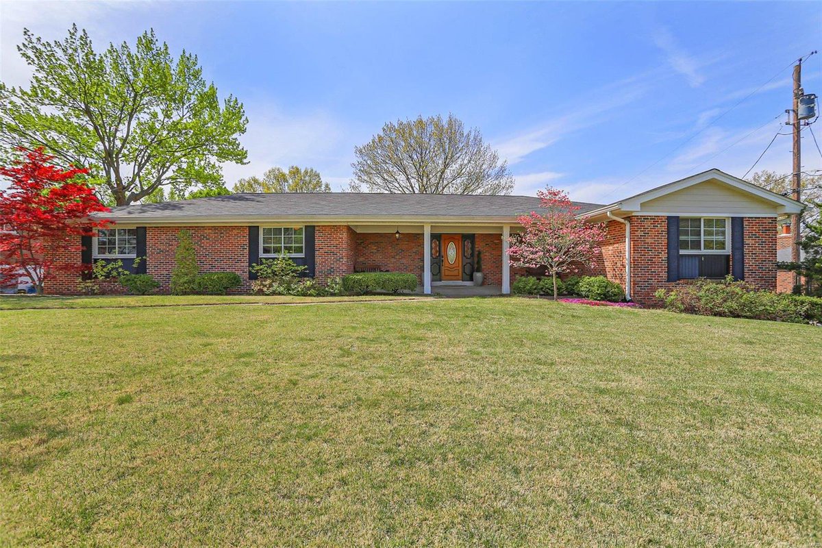 AmyPru's tweet photo. Just Listed in #SaintLouis #MO. 10546 Hanford Drive! Please retweet!  https://t.co/HyTdqwZzzm https://t.co/Lt11lCVK4Z