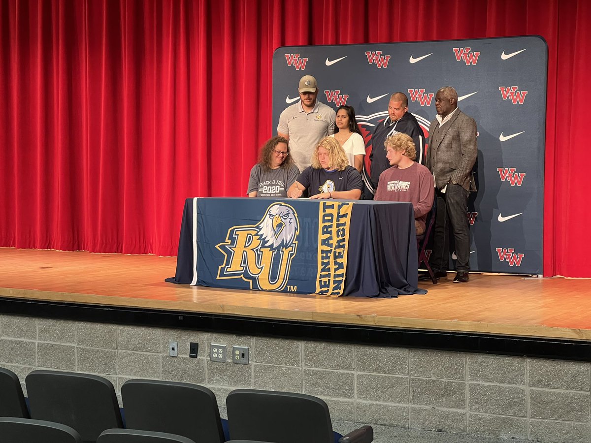CoachCamps's tweet photo. Congrats to our @WoodstockFtball players getting an opportunity to continue their athletic careers! 

Ryan Burke - Birmingham Southern
Brady Williams - Birmingham Southern 
Benji Shackelford - Reinhardt (Lacrosse)
David Sayles - Reinhardt (Track and Field) 

#WeAreWoodstock https://t.co/5joO25dbvY