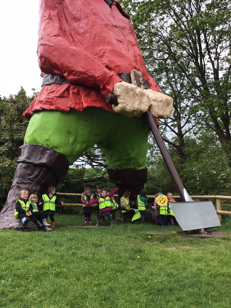 aspear_'s tweet photo. What a wonderful day at wonderland for nursery and reception! The children have absolutely loved their day it’s been amazing!! 😁😁🪄 @RowParkAcademy @MissWhitehurst_ https://t.co/MF1CNUmUCY