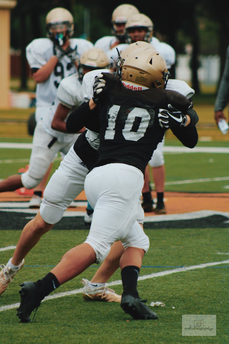 _IHSTigerFtball's tweet photo. Can't beat days like these
#SpringFootball2022 #TigerFootball
#TigerFamily #WeAreIrvingHigh #Avilaphotography
@IrvingHigh @sambacker61 @rob_starr @CoachD_Horton @CoachLara817 @Coach_Gilbert_2 @coach_coronado7 https://t.co/KwC1ynZpIC