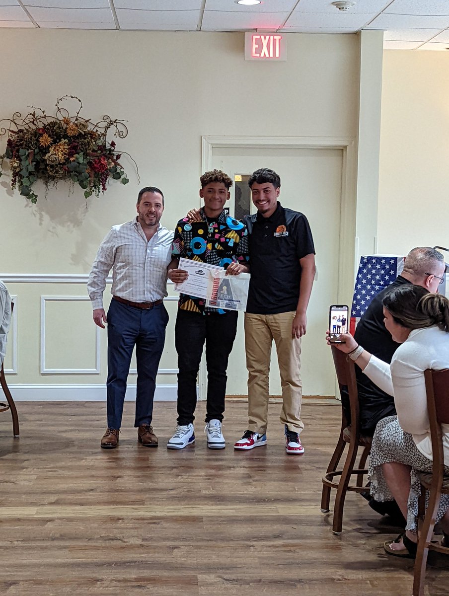 jtamara13's tweet photo. ✔️All State Academics for CT Tech. Conf. Varsity athletes (for high honors as a varsity athlete, the only non senior to get it)
✔️ Outstanding Performance for a Varsity Athlete
✔️ Varsity Letter &amp; Pins

All of this as a Freshman. Proud is an understatement. Yes, I'm bragging. 😆 https://t.co/J6M3qvX8EO
